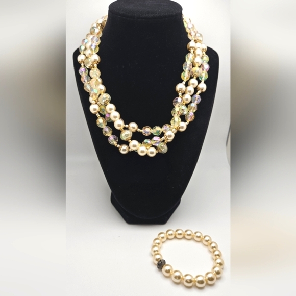 2 Piece Pearls Lot Layered Necklace Stretch Bracelet Faux Crystals - Picture 1 of 4